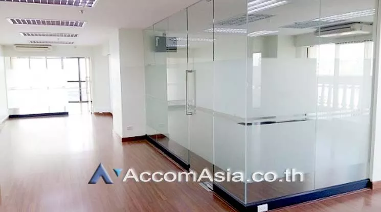  2  Office Space For Rent in Silom ,Bangkok BTS Surasak at Nusa State Tower AA16857